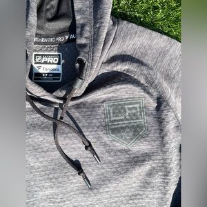 LA Kings Fanatics light weight athletic sweatshirt